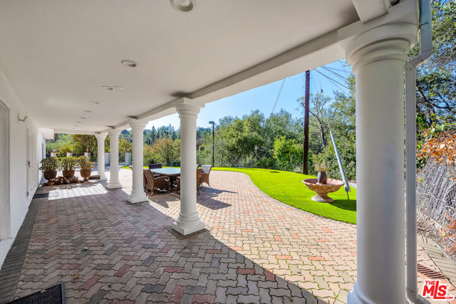 4311 Coquette Place, Tarzana CA: https://media.crmls.org/mediaz/3ba44ec9-7c8b-4e0c-81dc-2b531568bd3d.jpg