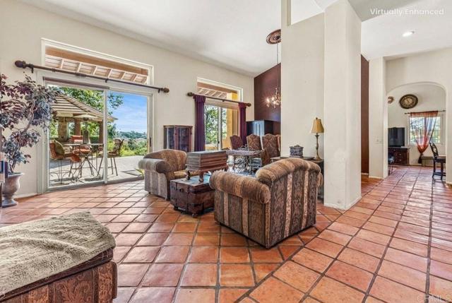 Detail Gallery Image 9 of 51 For 1147 Sea Larke Dr, Fallbrook,  CA 92028 - 4 Beds | 2/1 Baths