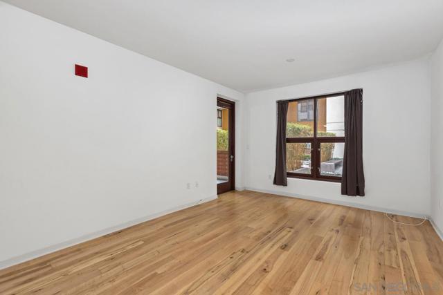 1150 J Street, San Diego CA: https://media.crmls.org/mediaz/3ba50c2c-fca0-482a-b71e-6c528aaa21bf.jpg