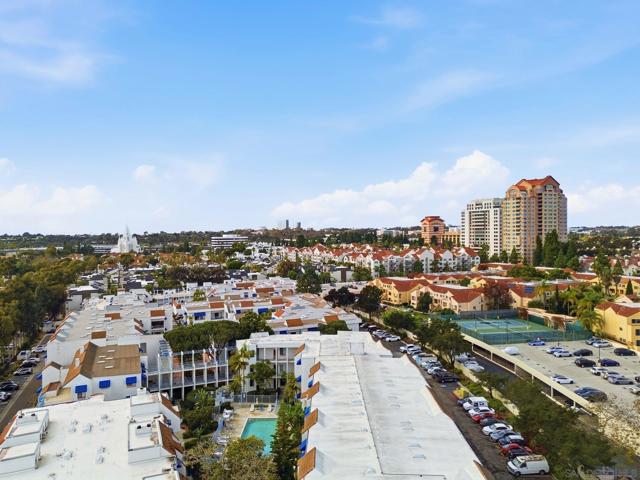 8310 Regents Rd, San Diego CA: https://media.crmls.org/mediaz/3ba53cec-c727-43c6-b4eb-1fe12255a689.jpg