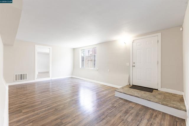 535 34th Street, Richmond CA: https://media.crmls.org/mediaz/3ba55451-5e1e-496b-8b28-c21348fd9e7b.jpg