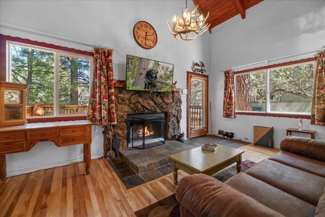 788 Imperial Avenue, Sugarloaf CA: https://media.crmls.org/mediaz/3ba57198-f564-4dfd-b615-6b6016b1f1bd.jpg