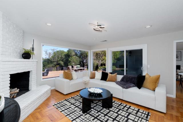 24821 Prospect Avenue, Los Altos Hills CA: https://media.crmls.org/mediaz/3ba58486-7d06-446c-9f50-f2a9d6fceb0a.jpg