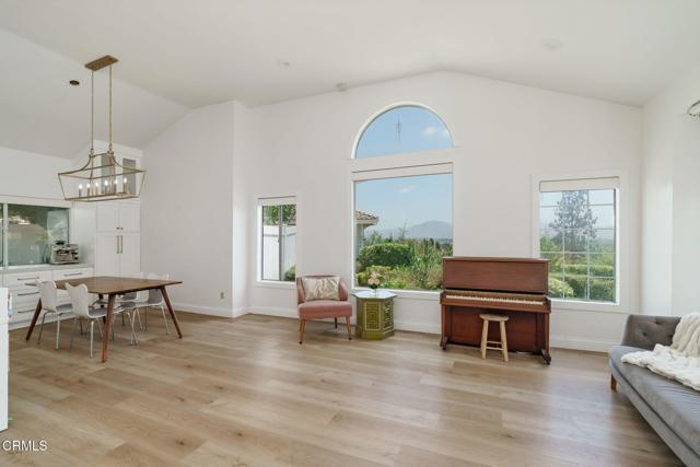 2048 Sierra Mesa Drive, Camarillo CA: https://media.crmls.org/mediaz/3ba6118c-92f4-4e6d-8385-f327715cf85d.jpg