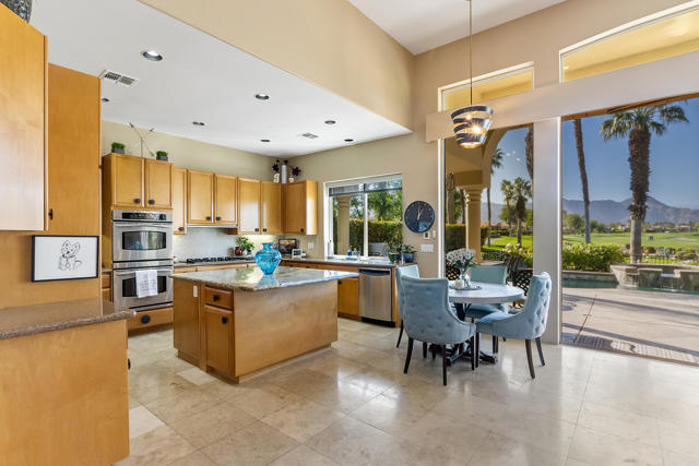 79918 Mission E Drive, La Quinta CA: https://media.crmls.org/mediaz/3ba63451-fcc5-4143-ba66-cbb070aa2104.jpg