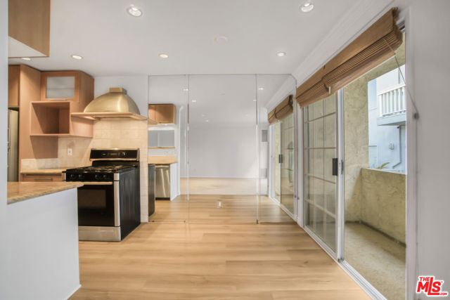 1323 S Carmelina Avenue, Los Angeles CA: https://media.crmls.org/mediaz/3ba66ca6-c542-4a66-98bb-4b902251ef43.jpg