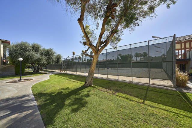 1407 N Sunrise Way #18, Palm Springs, CA 92262