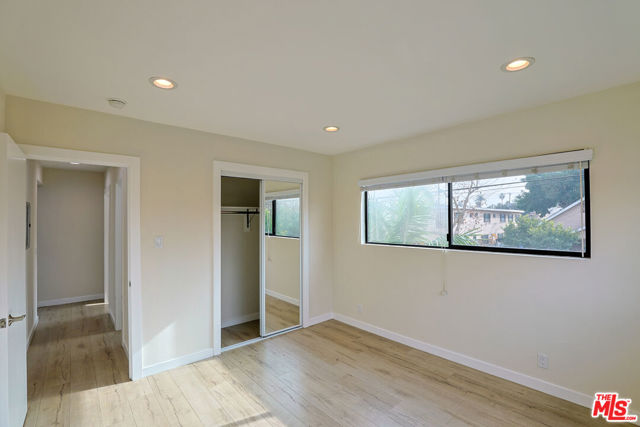 1277 W 23rd Street, Los Angeles CA: https://media.crmls.org/mediaz/3ba6f529-d906-43bb-9fc3-d15cc235308c.jpg