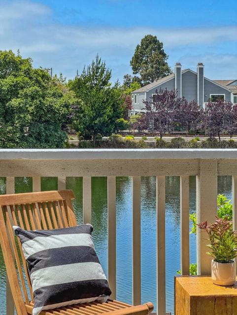 122 Purcell Drive, Alameda CA: https://media.crmls.org/mediaz/3ba713b9-401d-4322-9146-902706980ac0.jpg