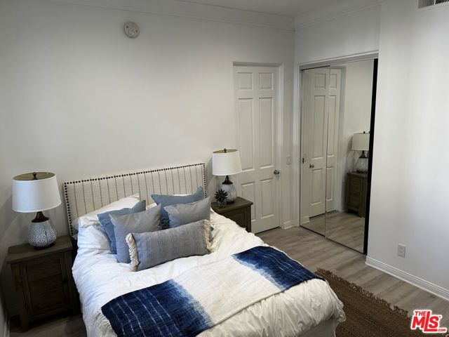 723 10th Street, Santa Monica CA: https://media.crmls.org/mediaz/3ba733ad-97ed-450d-b671-61fce12f1c1b.jpg