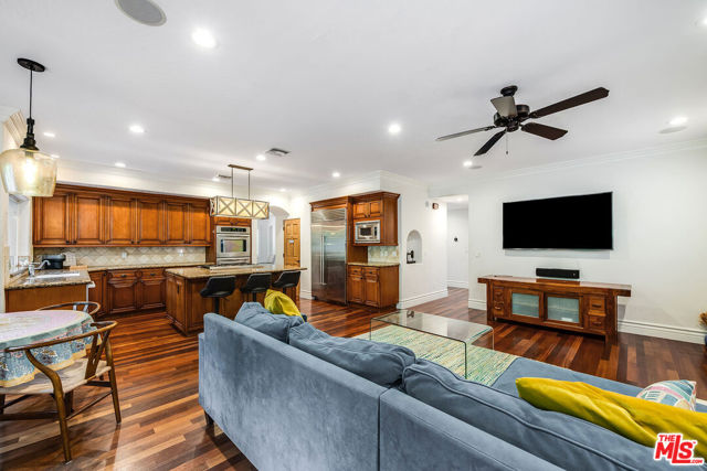 4520 TYRONE Avenue, Sherman Oaks CA: https://media.crmls.org/mediaz/3ba7777b-4889-4fac-af39-9176b7dab862.jpg