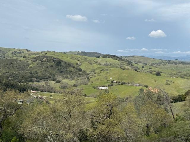 11 Little Uvas Road, Morgan Hill CA: https://media.crmls.org/mediaz/3ba82744-f134-4b31-a588-c4f96af195c3.jpg
