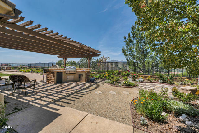 20752 Veneto Way, Porter Ranch CA: https://media.crmls.org/mediaz/3ba959b7-16f5-4228-9f1e-ac5f9b42b921.jpg