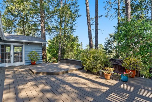 240 Baja Sol Drive, Scotts Valley CA: https://media.crmls.org/mediaz/3ba9daa7-fc81-4d6d-91ba-e817440b58ee.jpg