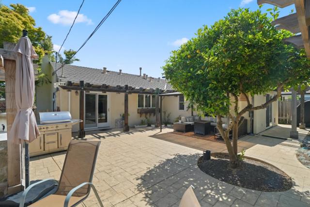 3172 Morris Drive, Palo Alto CA: https://media.crmls.org/mediaz/3baae787-9cf3-4843-89c2-5da266361449.jpg