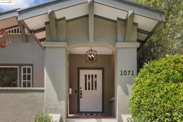 1071 Harvard Rd, Piedmont CA: https://media.crmls.org/mediaz/3baaeaed-2b0d-496b-8656-e5249fcc34a1.jpg