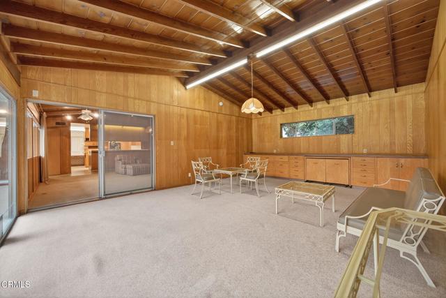 640 Fernwood Drive, Oxnard CA: https://media.crmls.org/mediaz/3bab00a0-7229-4e1a-b558-c139f8498d43.jpg
