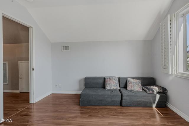 Detail Gallery Image 21 of 38 For 1805 Hillary Ct, Simi Valley,  CA 93065 - 5 Beds | 3 Baths