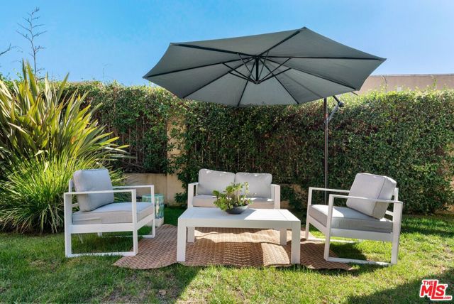 11840 Rowles Court, Los Angeles CA: https://media.crmls.org/mediaz/3bac4b98-5b1d-4b46-8473-4512e0137b1d.jpg