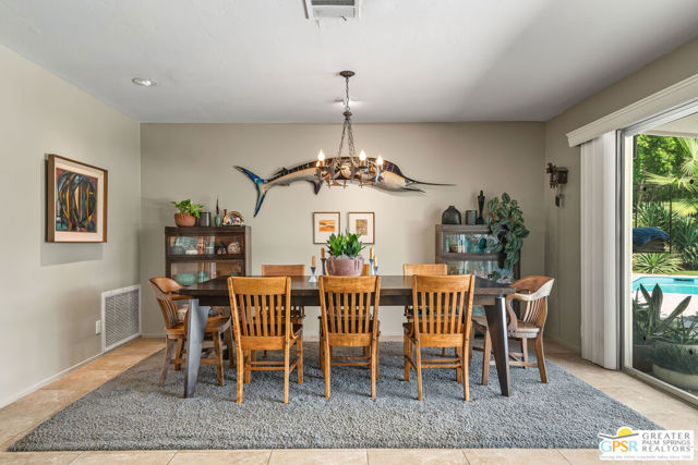 2072 S Bobolink Lane, Palm Springs, CA 92264
