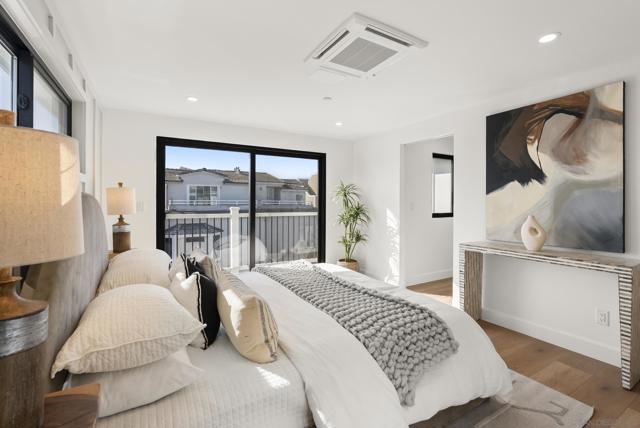 720 Nantasket Ct, San Diego CA: https://media.crmls.org/mediaz/3bad692b-1c5a-4c3d-8171-1cacc669fa6d.jpg