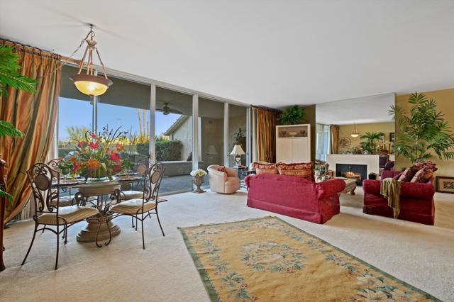 900 Island Drive, Rancho Mirage CA: https://media.crmls.org/mediaz/3bae1fc4-f6d2-4fe8-8d75-31a5641c8921.jpg