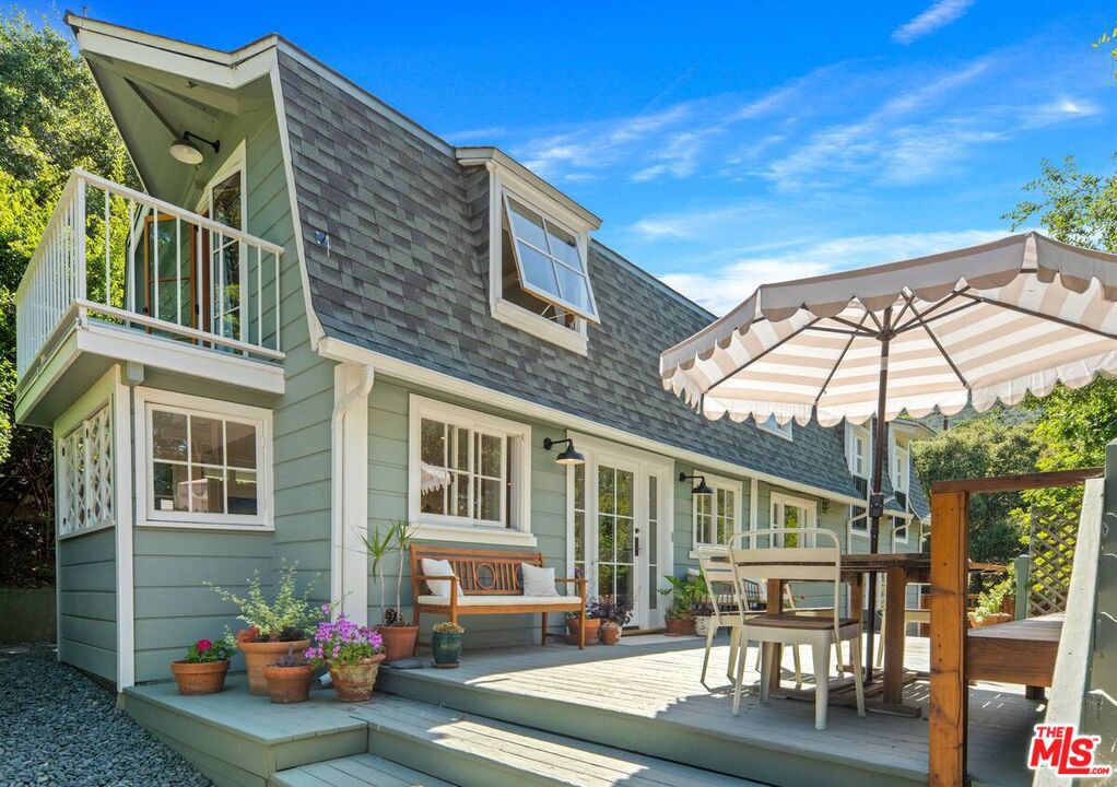 1238 Fernwood Pacific Drive