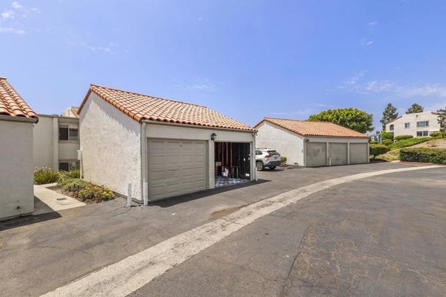 902 Caminito Madrigal, Carlsbad CA: https://media.crmls.org/mediaz/3baec15c-3582-466f-a3cc-839eaeb7ec8a.jpg