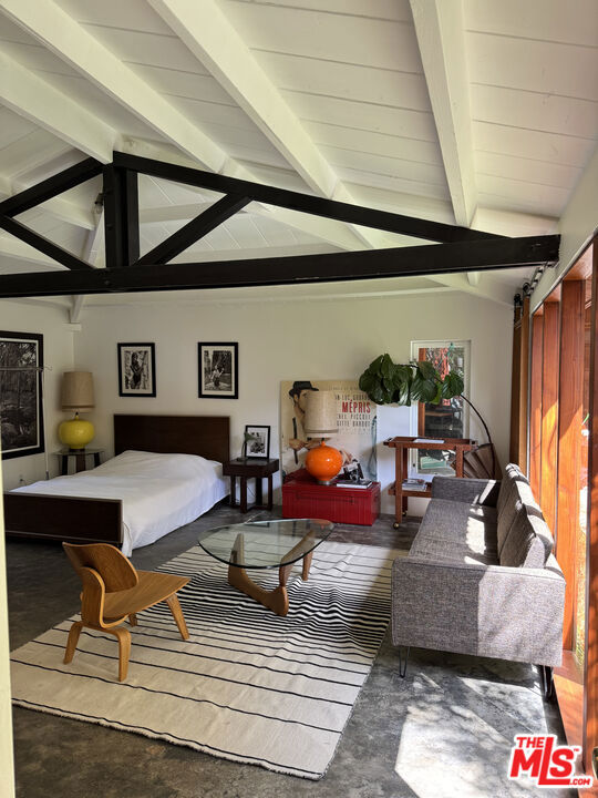 10018 Reevesbury Drive, Beverly Hills CA: https://media.crmls.org/mediaz/3baedef3-007e-4dcd-918c-1c84064b62d6.jpg