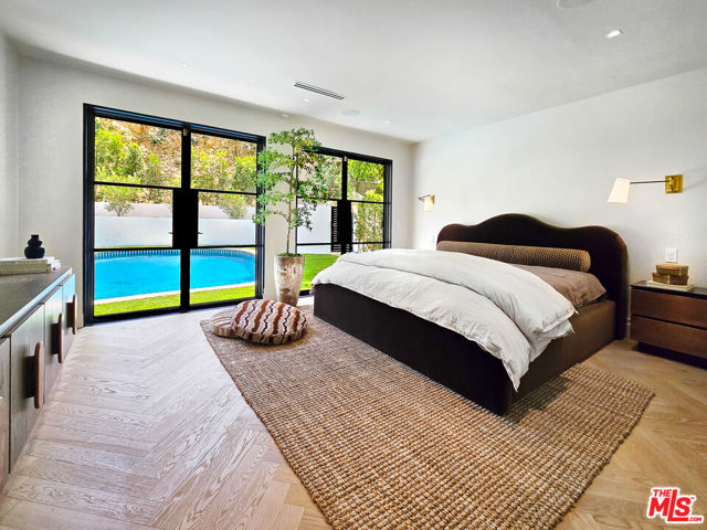 2288 Coldwater Canyon Drive, Beverly Hills CA: https://media.crmls.org/mediaz/3baef1d4-b069-4219-a6c1-4c2410d7bde3.jpg