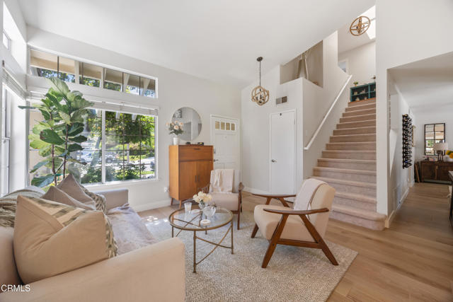 27220 Waterford Drive, Valencia CA: https://media.crmls.org/mediaz/3bafd6ae-fc4e-40ab-ada5-cf558d070e92.jpg