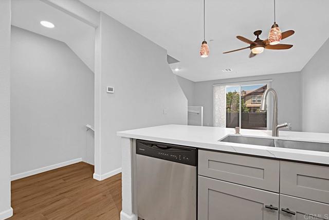 16937 Hutchins Lndg, San Diego CA: https://media.crmls.org/mediaz/3bafffd7-629f-4765-b3e5-d720f7ec4ab9.jpg