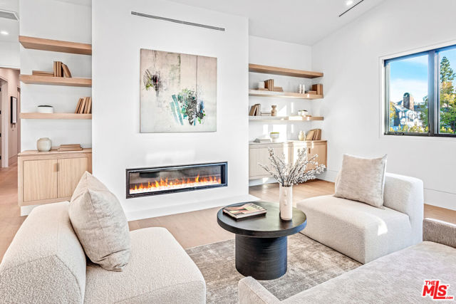 17228 Otsego Street, Encino CA: https://media.crmls.org/mediaz/3bb02fd9-7ccf-4859-9456-12a96e2471d2.jpg
