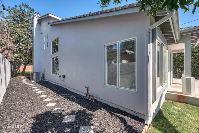 16005 Parthenia Street, North Hills CA: https://media.crmls.org/mediaz/3bb0cba0-d469-4708-8f20-d58261223a29.jpg