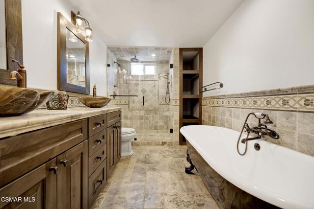1661 Oldcastle Place, Westlake Village CA: https://media.crmls.org/mediaz/3bb0ded7-0389-4d79-8255-5a04d42af728.jpg