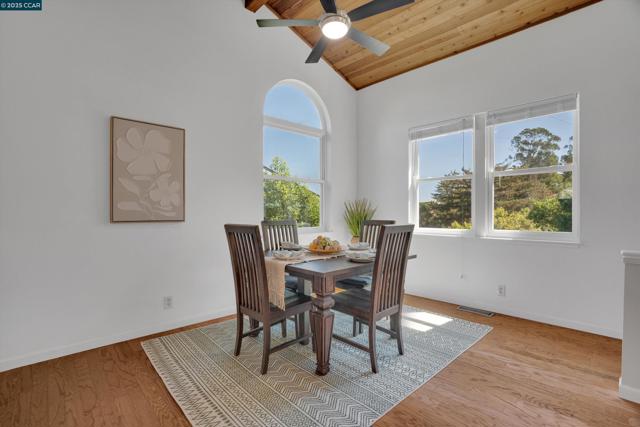 1027 W Arlington Way, Martinez CA: https://media.crmls.org/mediaz/3bb1b378-8b1c-4b1f-8163-cb2d5468f622.jpg