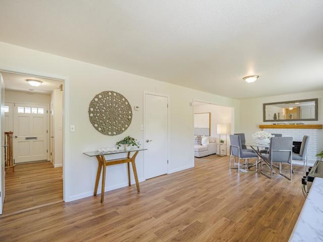 917 Sir Francis Avenue, Capitola CA: https://media.crmls.org/mediaz/3bb254d8-e1ab-40e5-b117-0800749f74cd.jpg