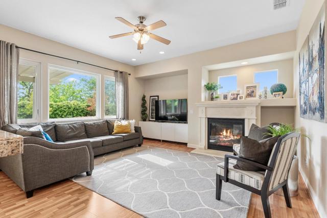505 Porter Court, Folsom CA: https://media.crmls.org/mediaz/3bb2f4e1-9c75-4e69-b200-11f49a32223a.jpg