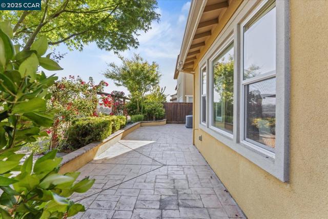 7147 Stonebrooke Drive, Vallejo CA: https://media.crmls.org/mediaz/3bb3c593-ea3d-4259-96b8-787d5f566f67.jpg