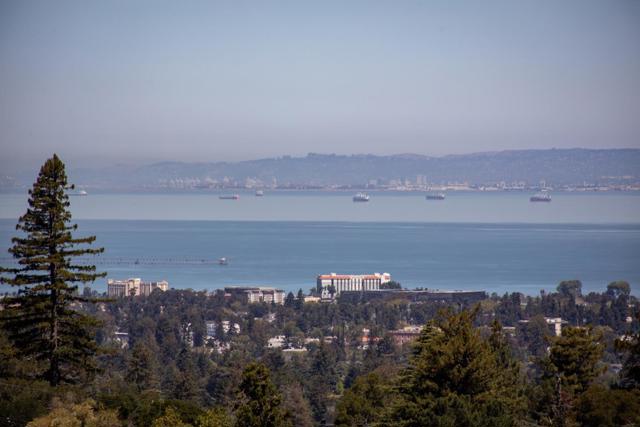 1340 View Haven Road, Hillsborough CA: https://media.crmls.org/mediaz/3bb48c40-926c-47b1-9ced-8fa896197533.jpg