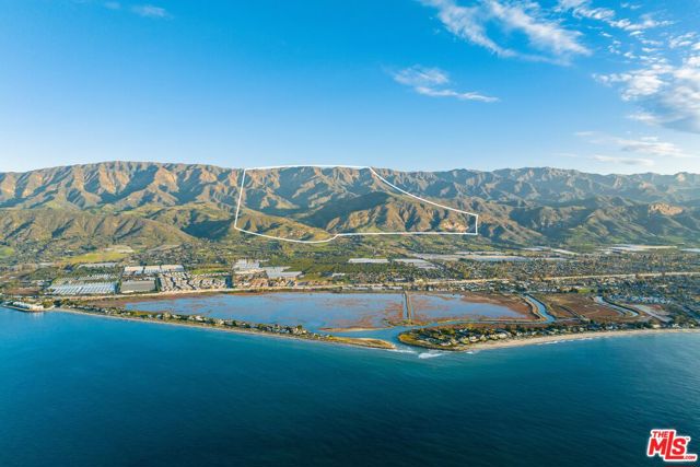 1915 Monte Alegre Drive, Carpinteria CA: https://media.crmls.org/mediaz/3bb4cce1-2f7a-43f3-aa39-e8b26b153de4.jpg