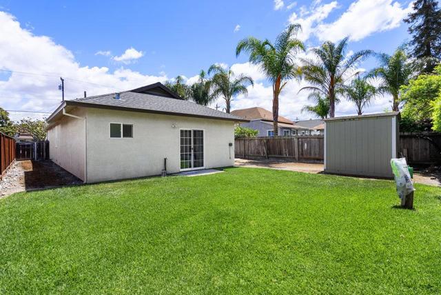 140 Sally Street, Hollister CA: https://media.crmls.org/mediaz/3bb4e5bd-0aef-4598-bd1a-ee6c421a4403.jpg