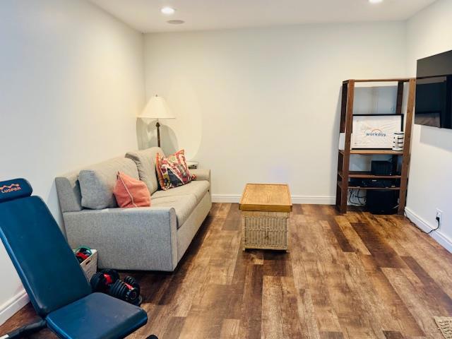 1639 Cypress Avenue, San Mateo CA: https://media.crmls.org/mediaz/3bb54b86-e157-4987-8876-ee089ef3f6e7.jpg