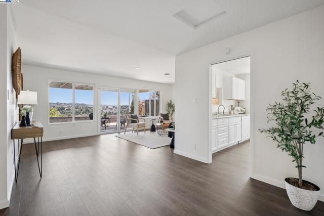 1165 Amend St, Pinole CA: https://media.crmls.org/mediaz/3bb5a4db-2a06-4a6b-af42-178137d262e3.jpg