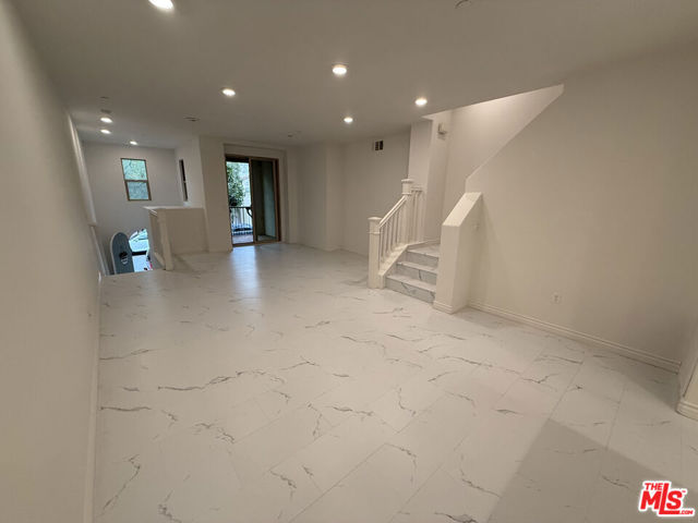 65 Plateau, Irvine CA: https://media.crmls.org/mediaz/3bb5be57-1b7e-4b3d-9f46-5bf0d96b5a3c.jpg