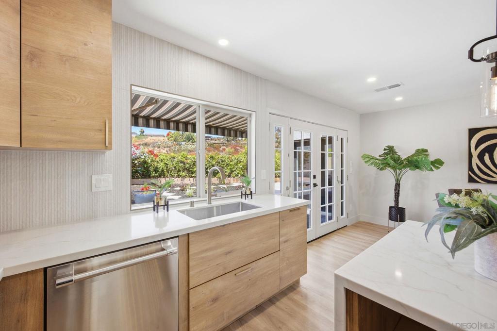 6690 Gullstrand St - photo 15