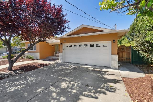 457 Coleen St, Livermore CA: https://media.crmls.org/mediaz/3bb7c4ae-279c-453c-9d0c-76ffaec9ab7b.jpg