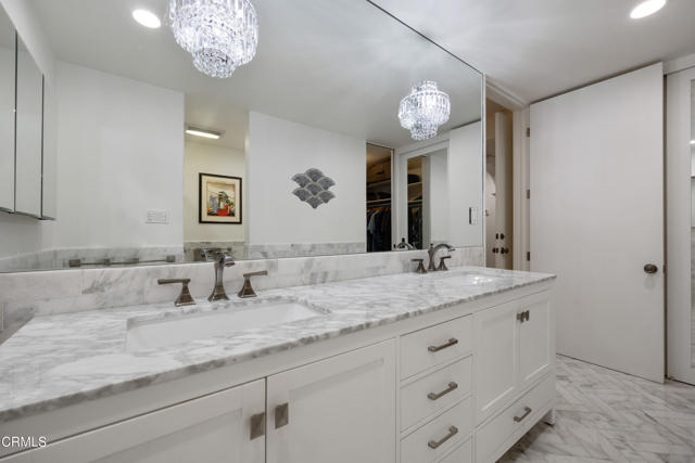 380 S Orange Grove Boulevard, Pasadena CA: https://media.crmls.org/mediaz/3bb85ac6-2b85-4430-802e-3567ec69ed65.jpg