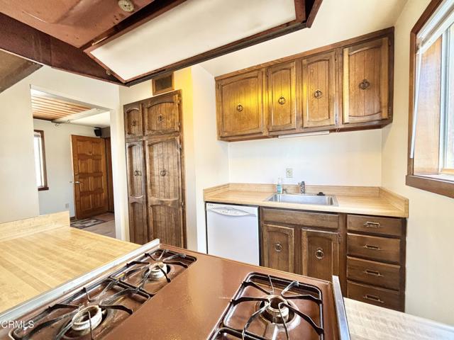 106 Los Angeles Avenue, Oxnard CA: https://media.crmls.org/mediaz/3bb85f4a-5b16-40ba-92b0-cf106e62fd86.jpg