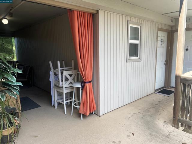 199 Mariner Dr, Vallejo CA: https://media.crmls.org/mediaz/3bb8a637-f330-41af-812a-d0c6d441db0c.jpg